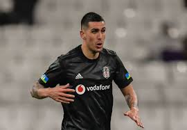 Enzo roco plays for spor toto süper lig team beşiktaş and the chile national team in pro evolution soccer 2019. Un Grande Italia Pone Sus Ojos En Enzo Roco