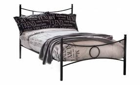 E' quindi inutile comprare una poltrona letto di alta fascia se la si utilizza 2 volte all'anno, così come è controproducente comprare una poltrona letto economica per l'uso quotidiano. Letto Una Piazza E Mezza Misure E Caratteristiche Con Modelli Recensiti