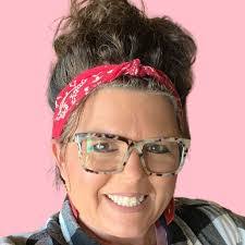 Linda Sonne's Instagram, Twitter & Facebook