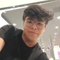 Emma Rincon's Instagram, Twitter & Facebook