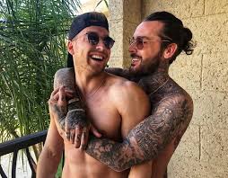 Full name is sam thompson and his nickname is sam. Pete Wicks Admits Sam Thompson Has Gained A Lot Of Female Attention Following His Split From Zara Mcdermott Goss Ie