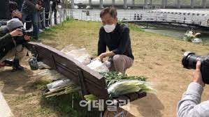 지금 이런 방향이 정부가 노렸던 방향이고, 실제로 정부 쪽 무기가 점점 많아지는건데. Gqhlmde7dtsjxm