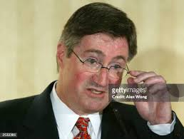 210 Glenn Britt Photos & High Res Pictures