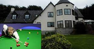 White beaten with a session to spare. Snooker Ace Stephen Hendry S 1 2million Mansion Taken Off Market After Failing To Sell Following Bitter Split From Wife Daily Record