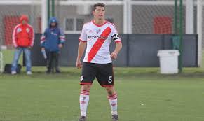 Guido rodríguez metió un cabezazo a los 12 minutos del primer tiempo y abrió el marcador en el encuentro el jugador de 27 años surgió de la cantera de river plate y juega en el betis de españa. 5ta Division River 4 0 Lanus Videos De River