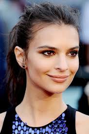 Definitive Proof That Emily Ratajkowski S Makeup Is Always On Point Consigli Di Stile Modelle E Bellezza