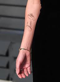 Entdecke rezepte, einrichtungsideen, stilinterpretationen und andere ideen zum ausprobieren. Von Justin Bieber Bis Helen Mirren Promis Und Ihre Tattoos