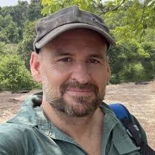 Damian Evans's Instagram, Twitter & Facebook