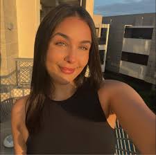 Recommendations for a nail technician that has their own salon/home salon?  Who does BIAB and designs preferably ☺️