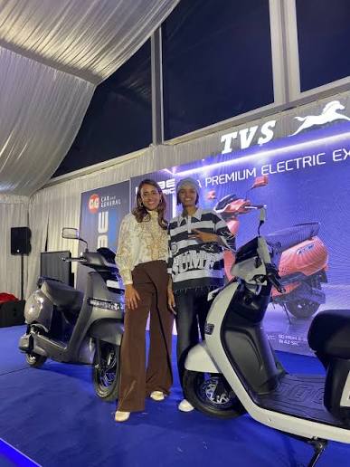 The future is here ⚡️⚡️⚡️⚡️🛵🛵 @tvs.kenya @carandgeneral #almaras #tvskenya #tvsiqube #electricmobility #tvs
