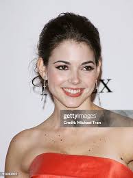 Eloisa Maturen's Instagram, Twitter & Facebook