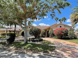 1221 NW 100th Way, Plantation, FL 33322