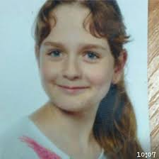 Tuż po godzinie 16:00 policja odnalazła poszukiwaną 12-o letnią Ewę. //  Dzisiaj w godzinach porannych zaginęła dziewczynka w Dobrodzieniu. Ewa  Jainta, 12 lat Różowa kurtka, czarne wysokie buty, leginsy dżinsopodobne,  różowa czapka