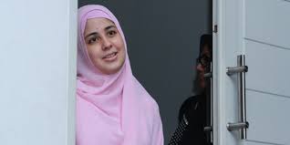 Okezone celebrity menyajikan kabar info berita selebritis artis gosip musik film terhangat nasional dan internasional terkini di indonesia Terungkap Ini Alasan Risty Tagor Mantap Cerai Dari Stuart Collin Kapanlagi Com