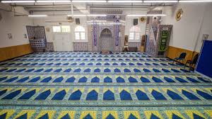 Die maße der 8 verschiedenen teppiche sind auf den. Moscheen In Corona Zeiten Ramadan Ist Dieses Jahr Sehr Schwierig Tagesschau De