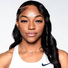 Leah Croom's Instagram, Twitter & Facebook