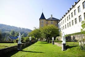 Jardins Baroques Du Nouveau Chateau D Ansembourg Jardin Francais Chateau Jardins