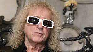 Michel Polnareff : découvrez le montant du gros chèque que le chanteur  réclame à son producteur