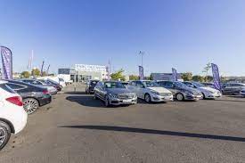 Large choix de véhicules de la marque mercedes en diesel, essence ou hybride, disponible à l'achat auprès de concessionnaire ou garage mercedes. De Oliveira Automobiles Specialiste Mercedes Benz Et Smart Par Passion Auto Moto Magazine Auto Et Moto