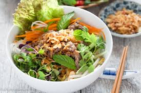 Vietnamese Beef Noodle Salad Is Packed With Fresh Herbs Flavorful Beef And Refreshing Lime Fish Sauce Dres Vermicelli Recipes Flavorful Beef Beef And Noodles