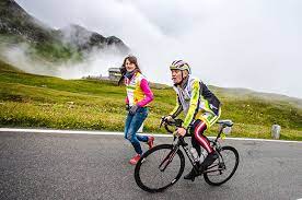 Starting at 8 o'clock b, 15 starters will be heading to the 2200 kilometer long distance around austria. Race Around Austria 11 16 August 2015 Radmarathon In Osterreich Deutschland Schweiz Italien Mitteleuropa