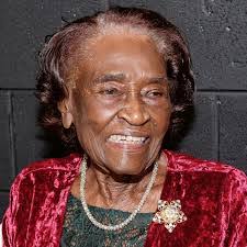 Lelia Bishop's Instagram, Twitter & Facebook