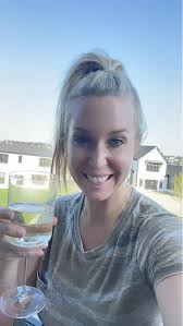 Tabatha Perry's Instagram, Twitter & Facebook