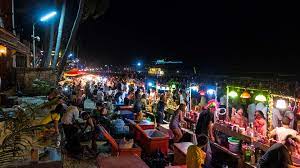 Tickets to the full moon party cost 100฿ and are available at any of the entrance. Full Moon Party Koh Phangan 2021 Alle Termine Infos
