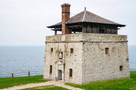 This building, surrounded by a wooden stockade, was designed to house about 40 soldiers. Fort Niagara Was Built By The French In 1726 On Land
