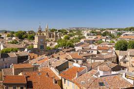 Au lever du soleil, un ciel ensoleillé est prévu par la météo. Meteo Salon De Provence 13300 Bouches Du Rhone Previsions Meteo Gratuite A 15 Jours La Chaine Meteo