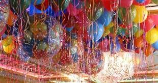 Crea Una Decoracion Unica Y Llamativa Para Tu Proxima Fiesta Pegando Globos Directamente En El Techo Utiliza Ci Globos Decoracion Con Globos Imagen De Cumple