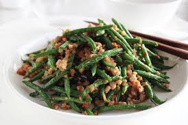 French Beans Stir Fried With Minced Pork In Soy Bean Paste Recipe Fried Green Bean Recipes Spicy Recipes Stir Fry Long Beans