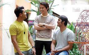 Fattah amin, janna nick, fahrin ahmad, diana danielle, daiyan trisha, sean lee, zain hamid, syafiq ahmad, ellie suriaty, faez azemi dani tinggal bersama ibunya zahara dan adiknya ira. Boleh Pergi Lebih Jauh