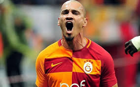 Maicon teve uma grande passagem pela seleção brasileira, de 2003 até 2014, e também por clubes europeus, principalmente pela inter de milão, onde teve seu auge da carreira. Flamengo Abre Negociacao Por Zagueiro Maicon Do Galatasaray Segundo Jornal Flamengo Coluna Do Fla