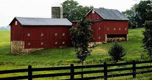 5 houses built into hills that'll convince you to move underground. Barns Old Farm Houses Country Barns Bank Barn