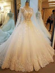 Nicht selten werden die teuren schmuckstücke später an die nächste generation vererbt. Grosshandel Elfenbein Spitze Prinzessin Brautkleider Mit Langen Tull Cape Perlen Diamant Luxus Braut Brautkleider 2019 Von Lsweddingdress 709 73 Auf De Dhgate Com Dhgate