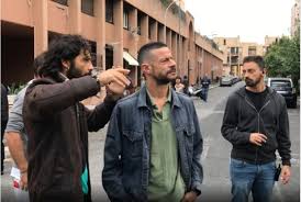 #atorbellamonacanonpiovemai, trailer del film diretto da marco bocci con libero de rienzo, andrea sartoretti e antonia liskova.dal 28 novembre 2019 al cinema. A Tor Bella Monaca Non Piove Mai La Periferia Difficile E Quella Decisione Di Improvvisarsi Cattivi Corrierequotidiano It Il Giornale Delle Buone Notizie
