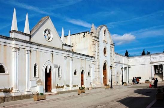 Cimitero Manfredonia, orari  per la Commemorazione dei Defunti