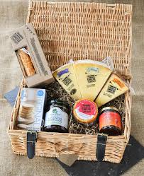 Hamper meaning, definition, what is hamper: Large Hamper Deluxe