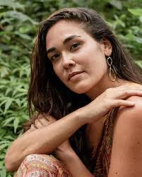 Hannah Eve's Instagram, Twitter & Facebook