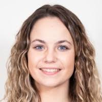 Dora Orosz's Instagram, Twitter & Facebook