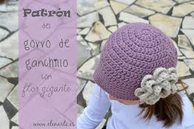 En esta nueva lección de crochet aprenderemos a tejer el medio punto vareta o medio punto… Patron Del Floral Cloche O Del Gorro De Ganchillo Con La Flor Gigante Handbox