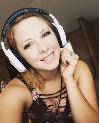 Ali Elder's Instagram, Twitter & Facebook