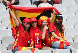 Spanje treedt in een verwachte formatie aan, terwijl hiddink met een de aanvaller is voor de eerste tweede wedstrijden op het ek geschorst. Opstelling Spanje Italie Ek Voetbal 2016