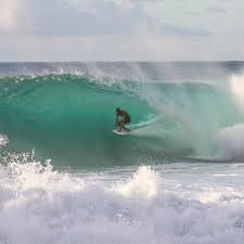 Accrocher planche surf au mur / mur en planche de bois : Comment Choisir Ses Derives De Surf Surfboard Factory Blog