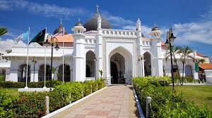 Masjid ul huda in illinois usa. Gaya Travel Magazine On Twitter Masjid Al Bukhary Alor Setar Its Prominent Main Dome Painted In Sky Blue With Purple Edge Truly Stands Out Against Its White Walls The Dome Is Embellished With