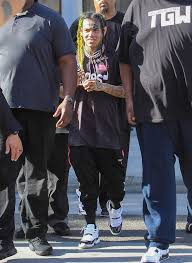 (born september 27, 1982), better known by his stage name lil wayne, is an american rapper. How Tall Is Rapper 6ix9ine