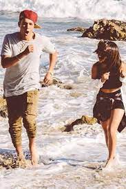 Watch Austin Mahone And Becky G Demonstrate How To Have A Perfect Date In 7 Easy Steps Becky G Austin Mahone Becky G Outfits