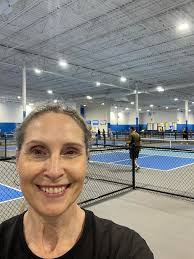 Hello. I will be staying downtown from January 17-20. Is there indoor  pickleball somewhere downtown or nearby that I can drop in and play