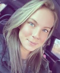 Shelly Dupre's Instagram, Twitter & Facebook